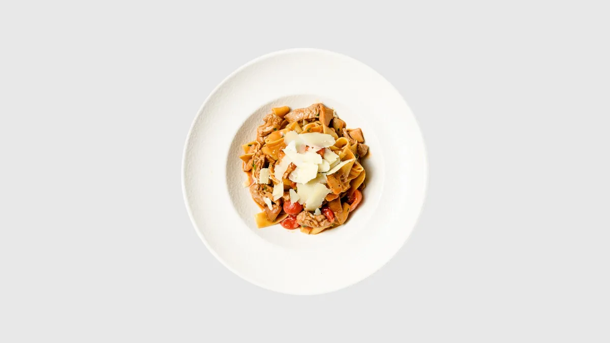 Pappardelle me Fileto Viçi