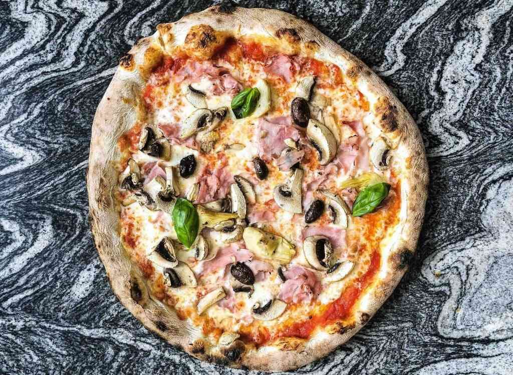 Pizza capricciosa