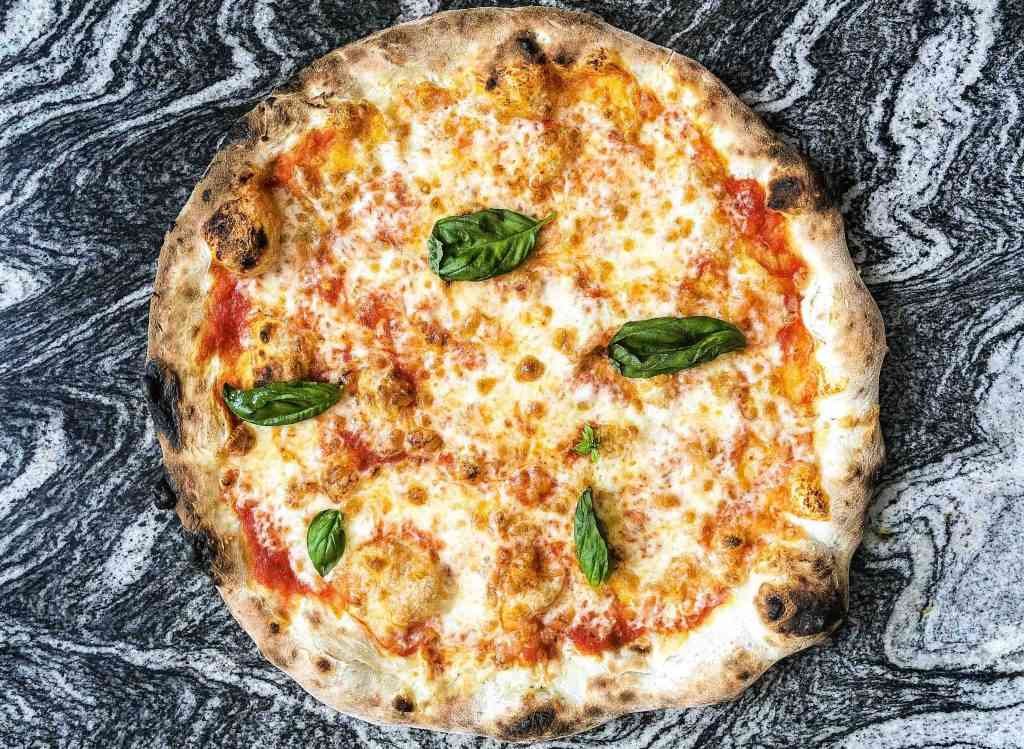 Pizza margherita