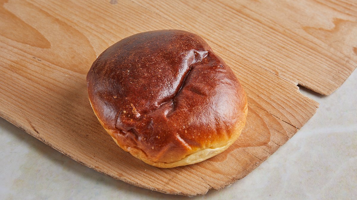 Τσουρέκι με Κρέμα Bavarian