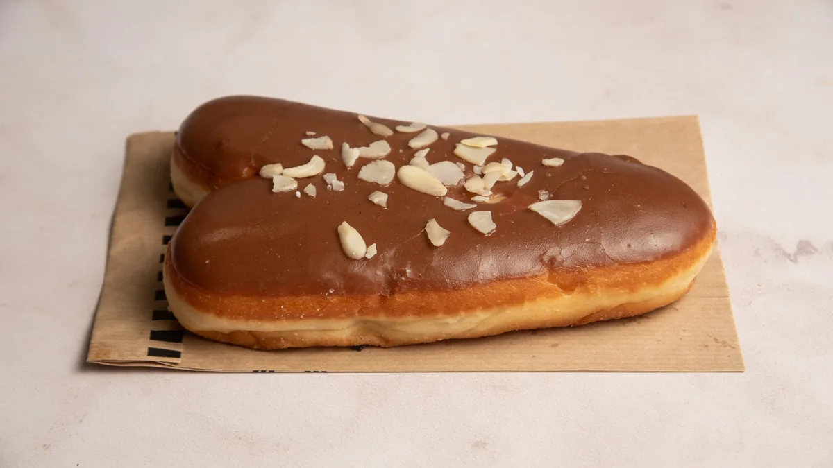 Donut με Γέμιση Πραλίνα και Επικάλυψη Σοκολάτα