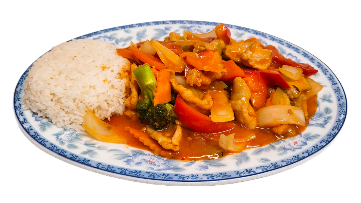 104. Gebratener Tofu mit Tomatensoße und Gemüse