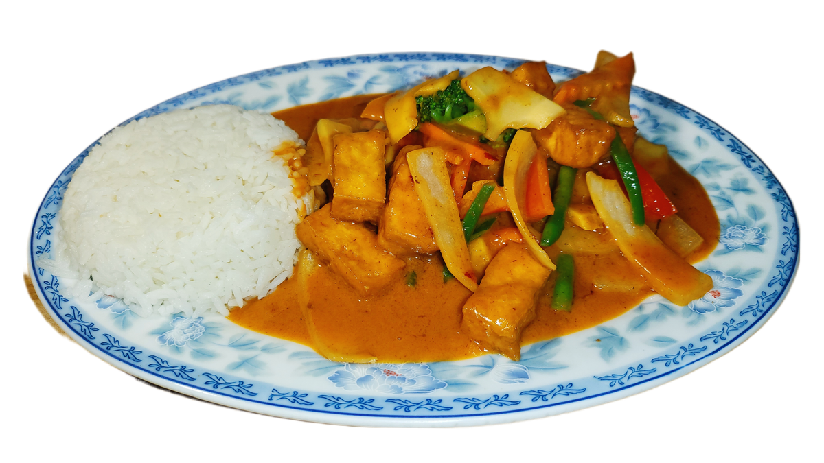 D34. Gebratener Tofu mit roter Currysoße und Gemüse