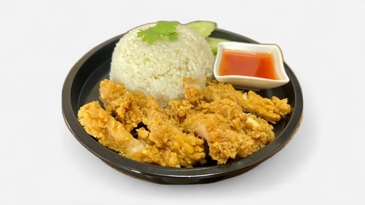 Hainanese fried chicken with rice