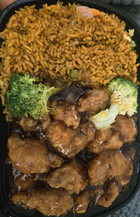 General Tso's Chicken Combo Platter