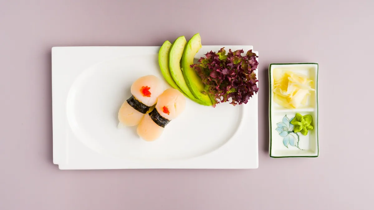 22. Hotategai Nigiri
