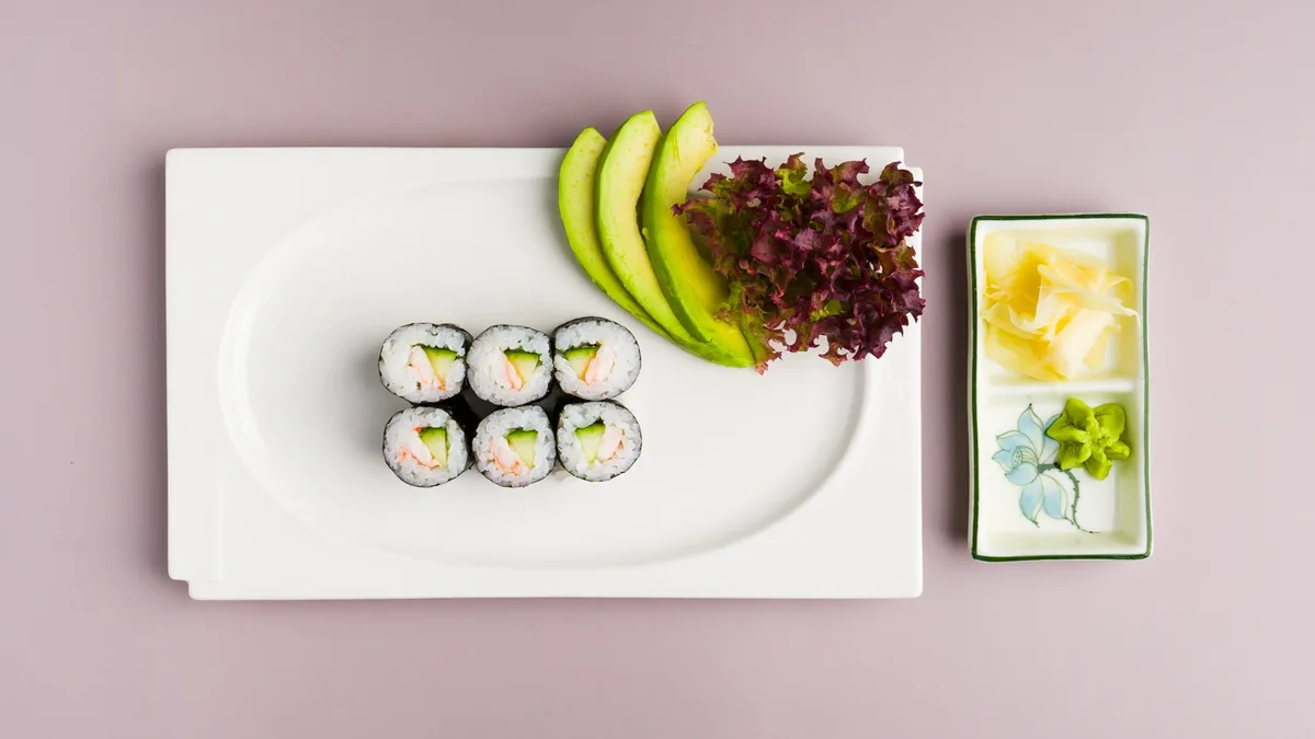 34. Ebi Maki
