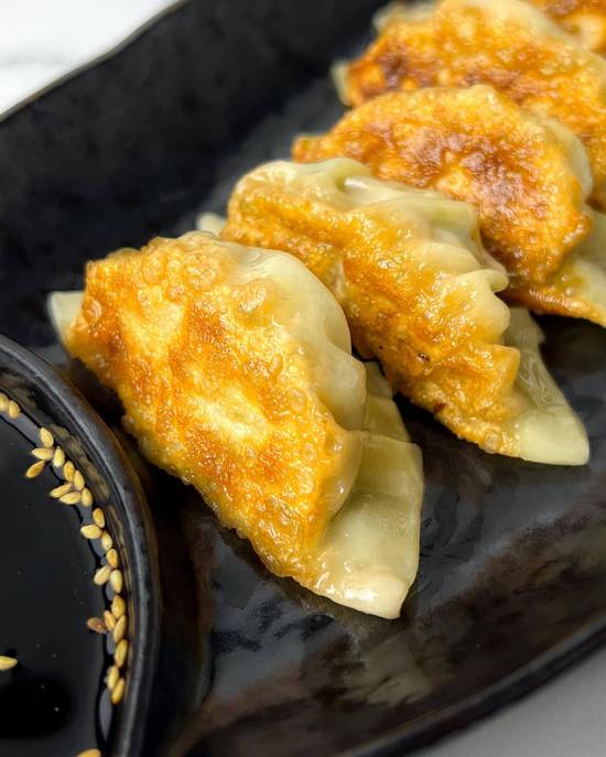 Pan Fried Chicken Dumpling (8 pcs)鸡肉煎饺