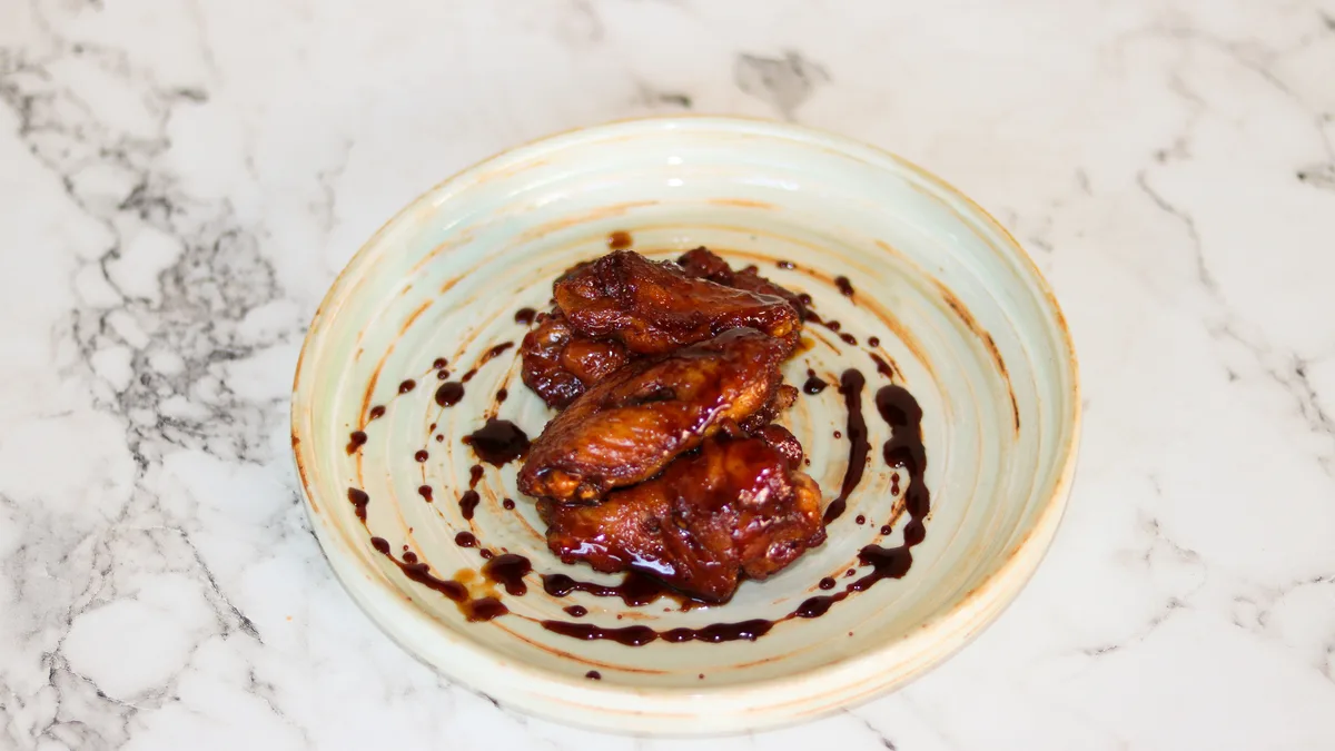 34. Honey Glazed Chicken Wings (6pcs)