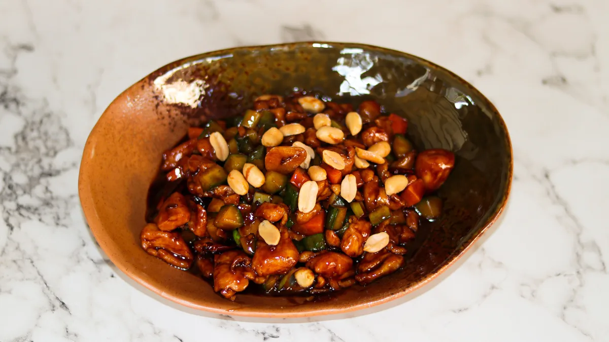 43. Chicken Gong Pao (spicy)