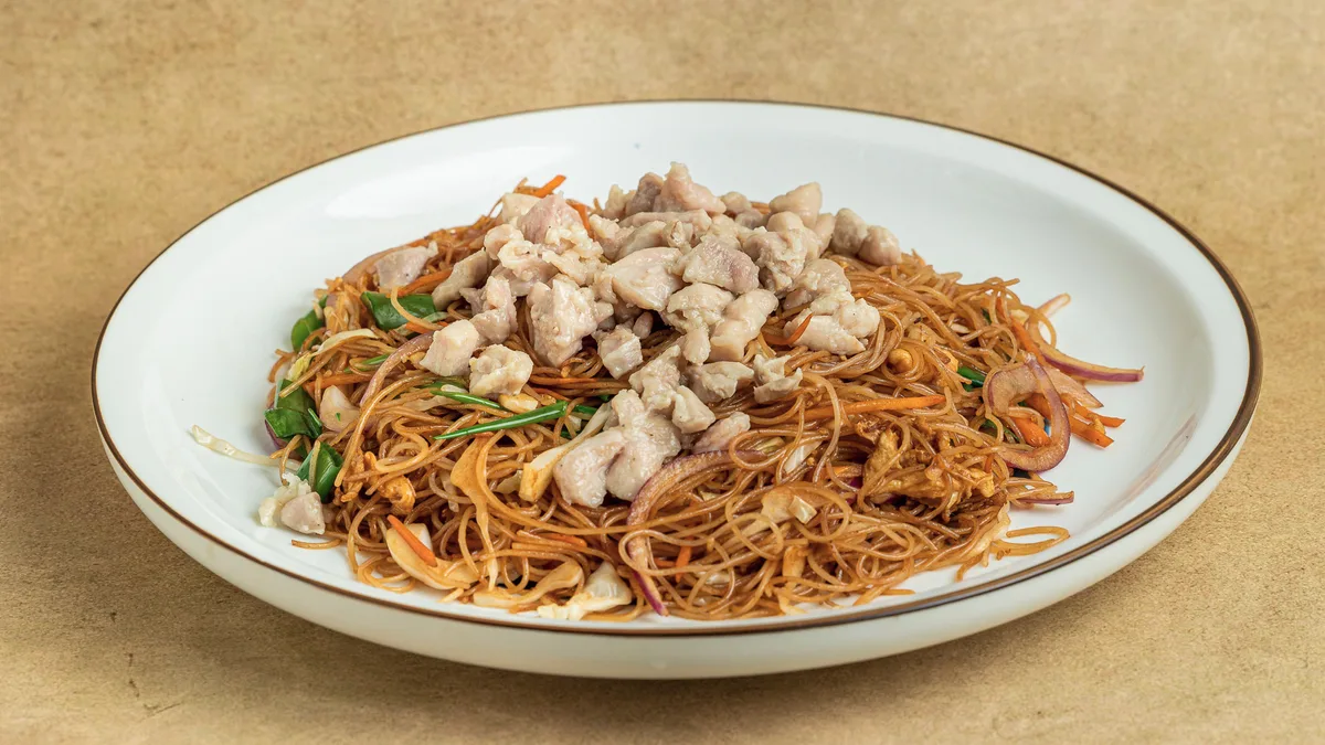 82. Rice Noodles with Chicken