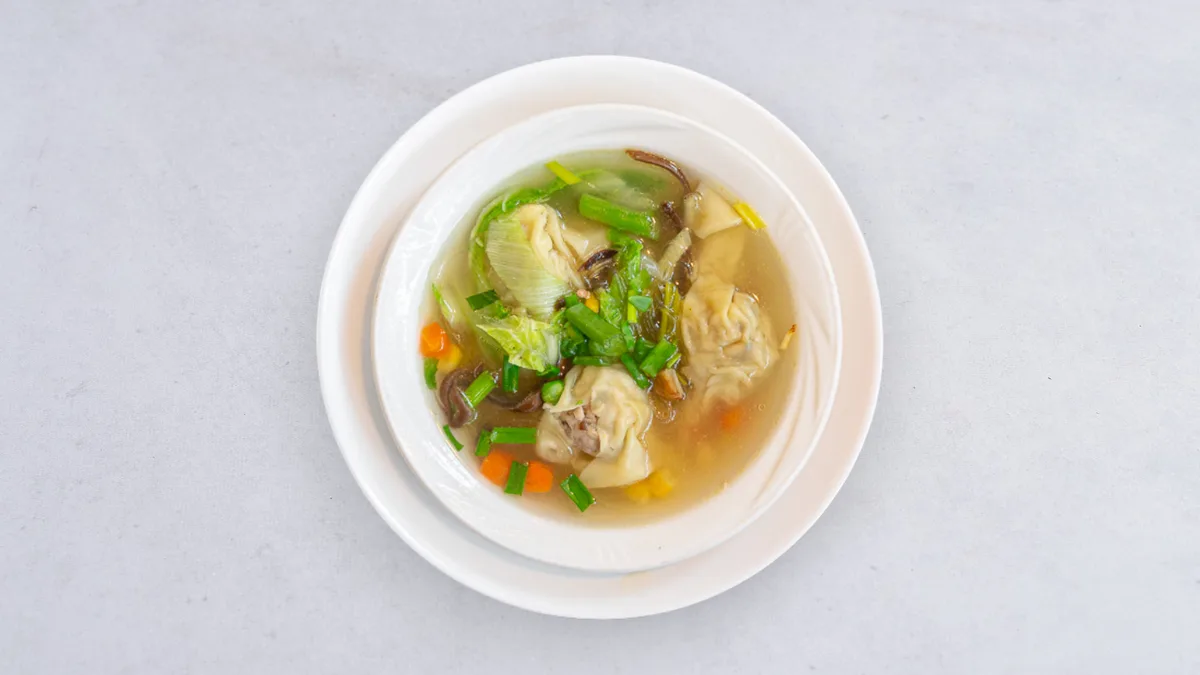 Zupa Won ton