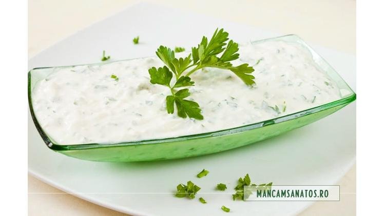 Sos de iaurt cu menta