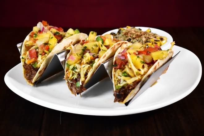 Pulled Pork Tacos (HAND - HELDS)