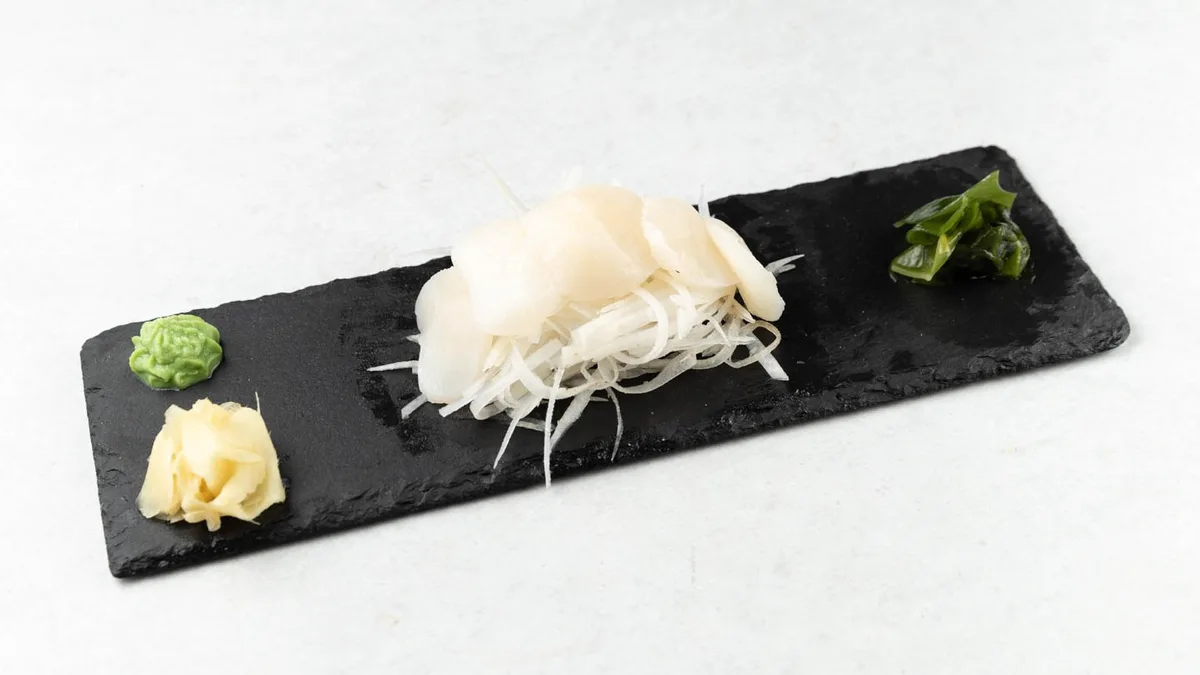 Hotate sashimi