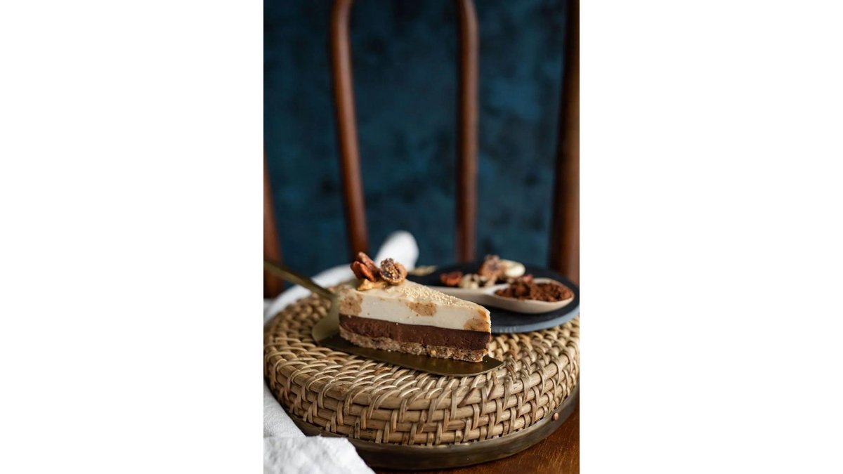 Tort cu ciocolată, vanilie și caramel