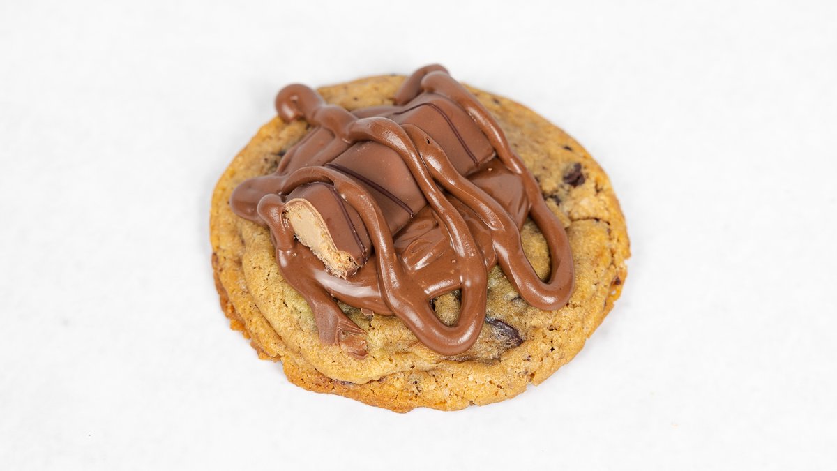 Velik piškot z okusom Kinder Bueno klasik