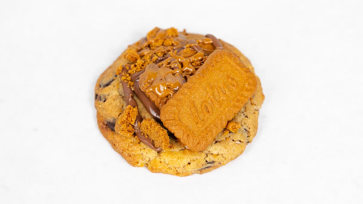 Velik piškot z okusom Lotus Biscoff