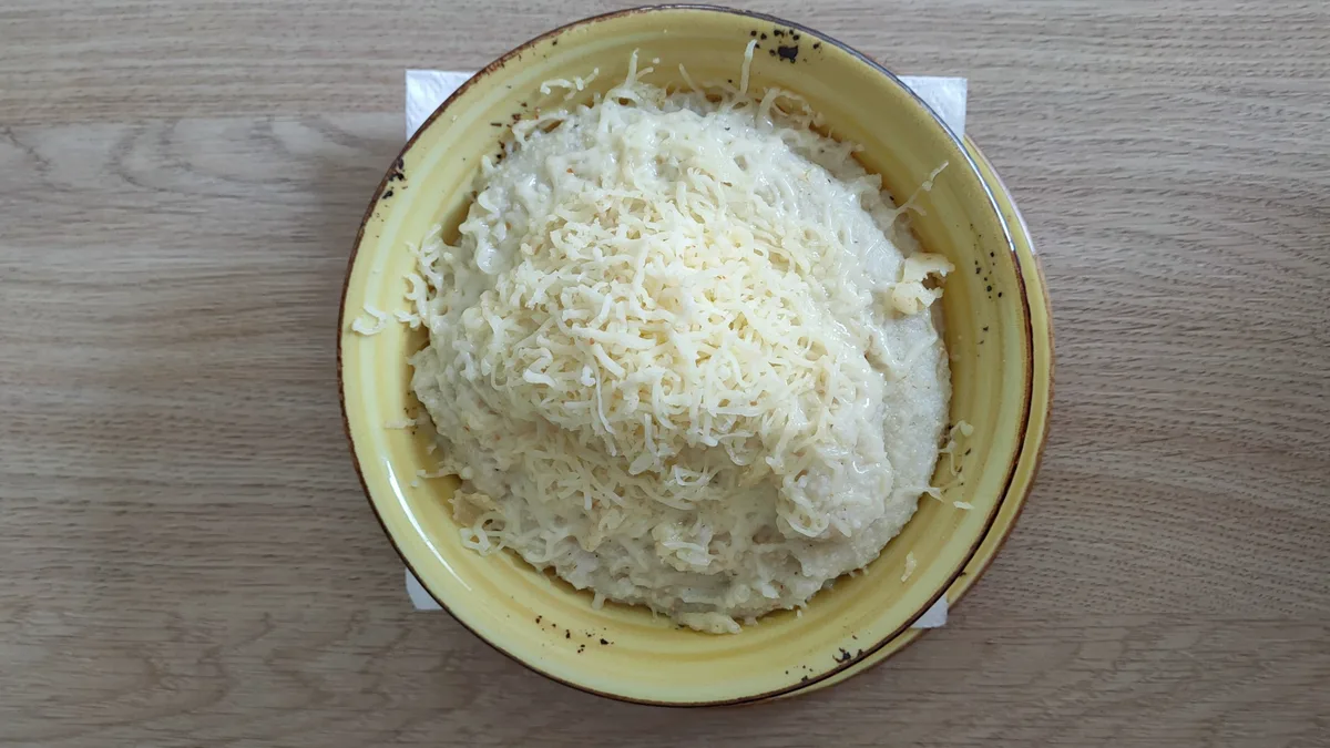 Kačamak sa mocarelom