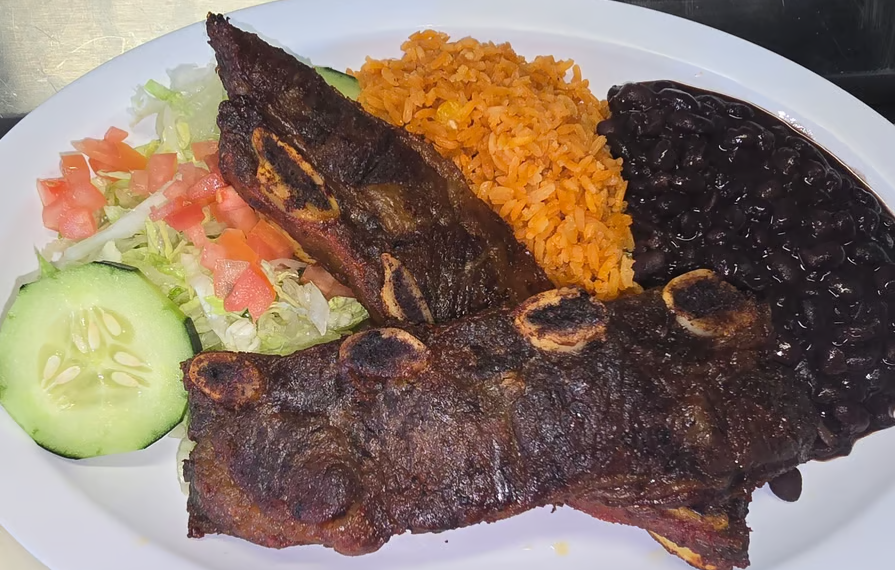 Beef Ribs Plate (plato de costilla).