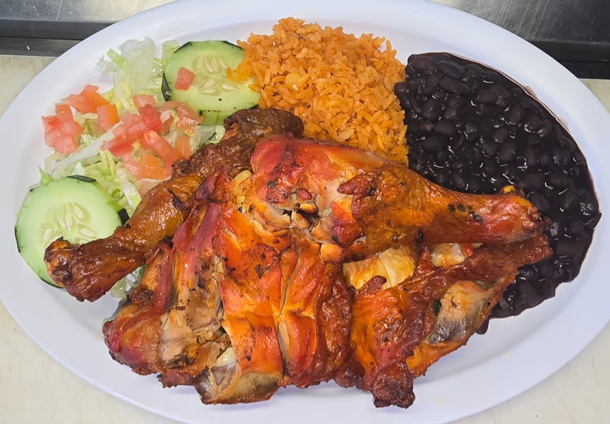 Charcoal Grilled Chicken Plate (plato de pollo).
