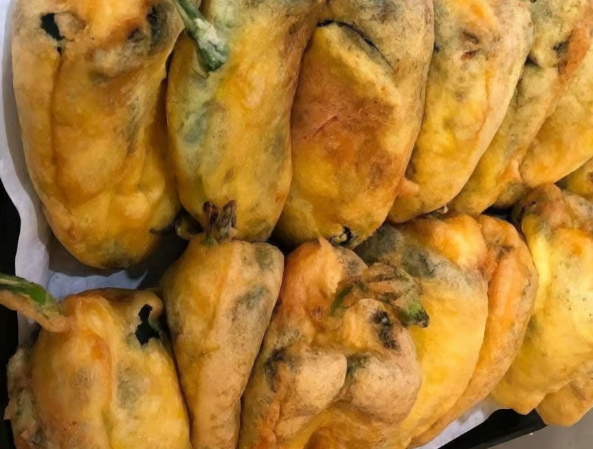 Stuff poblano pepper (Chile Relleno). pieza