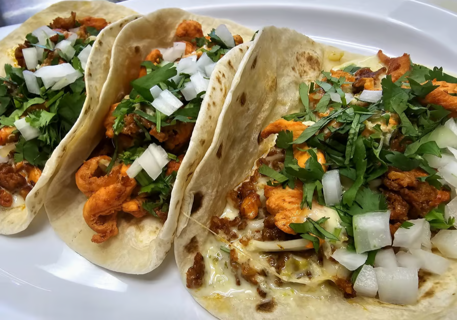 Tacos Chori-pollo (3 tacos).
