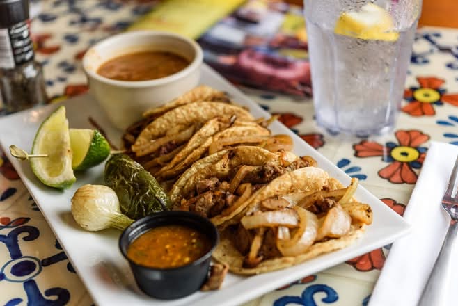 Tacos de Carne Asada*