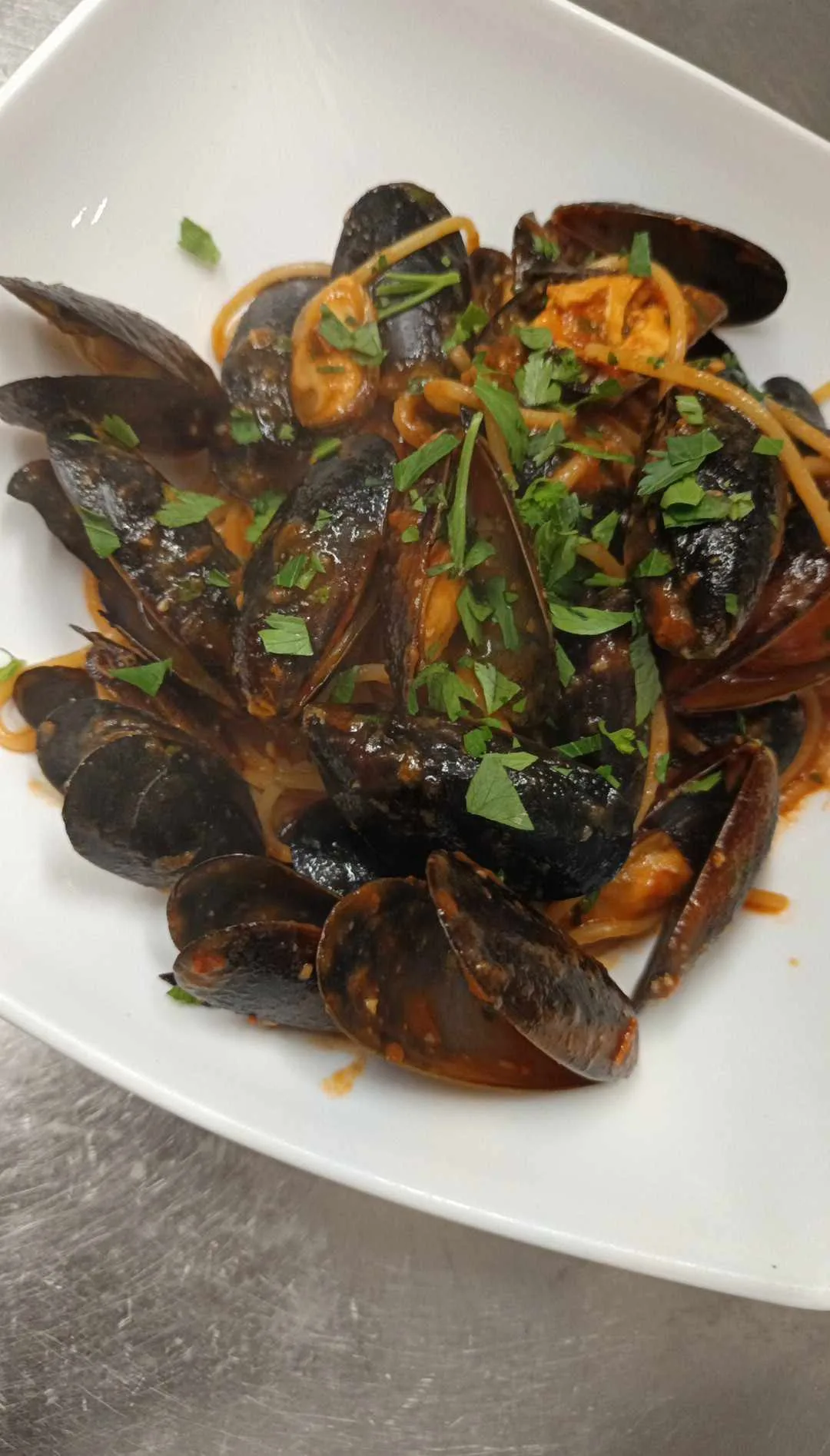 500 gCozze alla marinara con pane grigliato