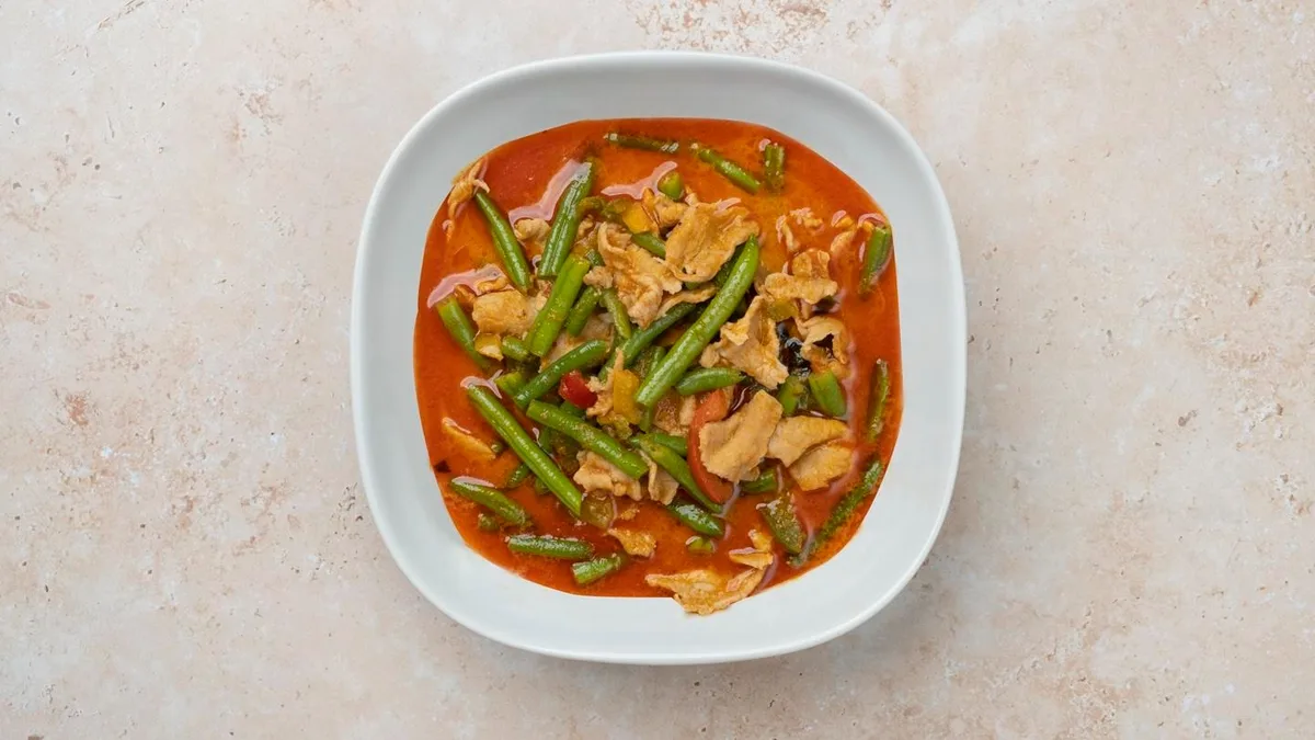 18. Phad Phet Tua (tulinen)