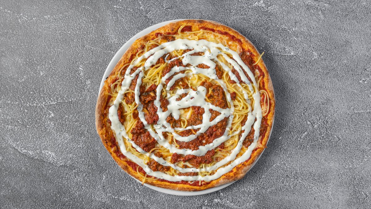 005. Spaghetti pizza
