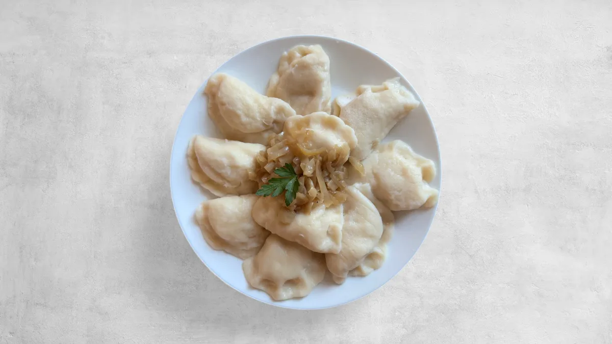 Pierogi z kapustą i pieczarkami