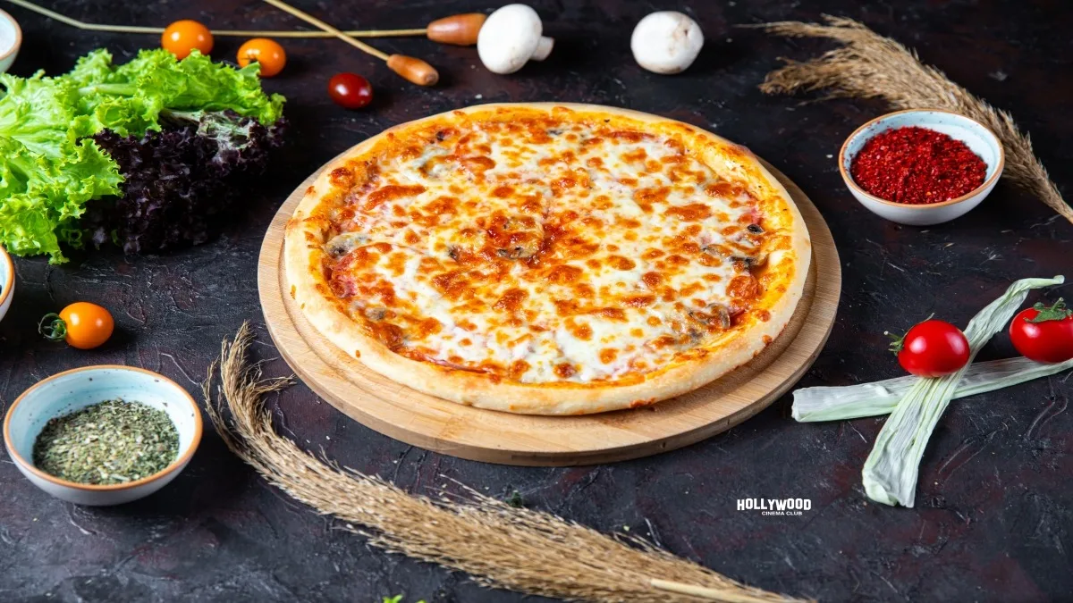 Göbələkli Salami Pizza
