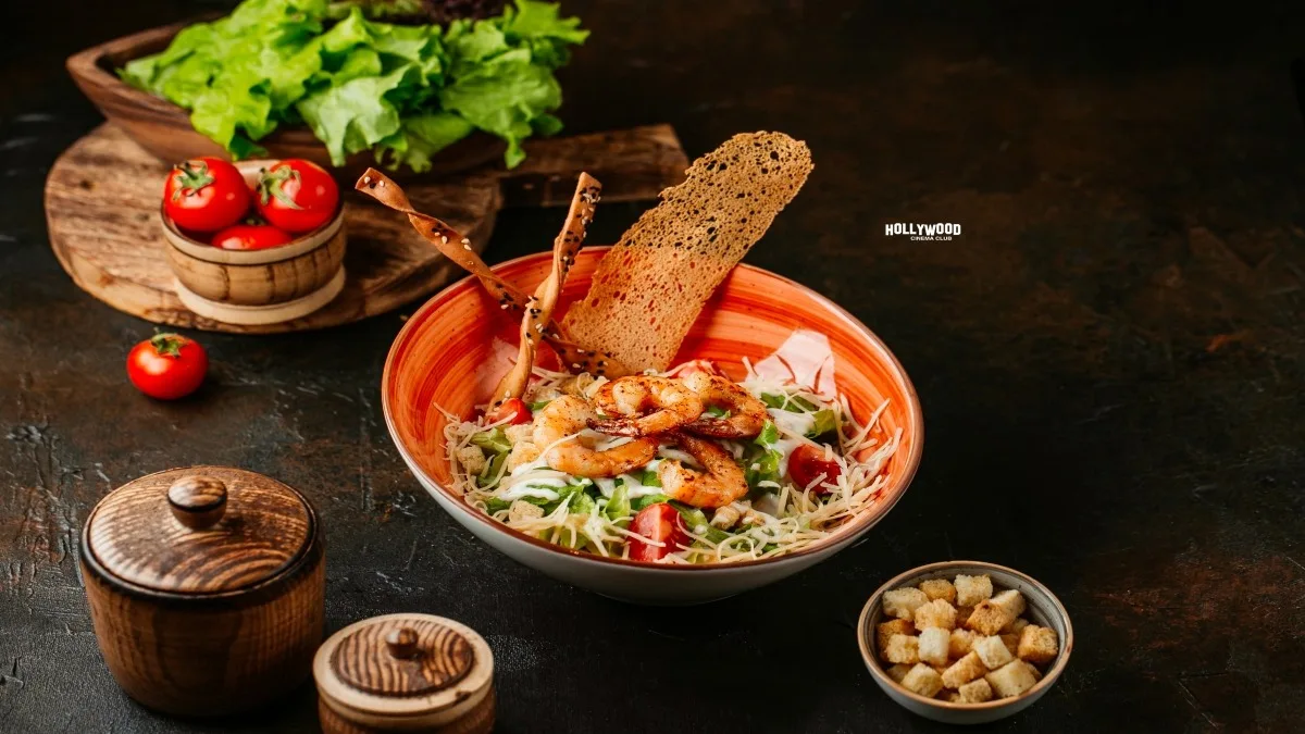 Sezar Salatı Krevet ilə