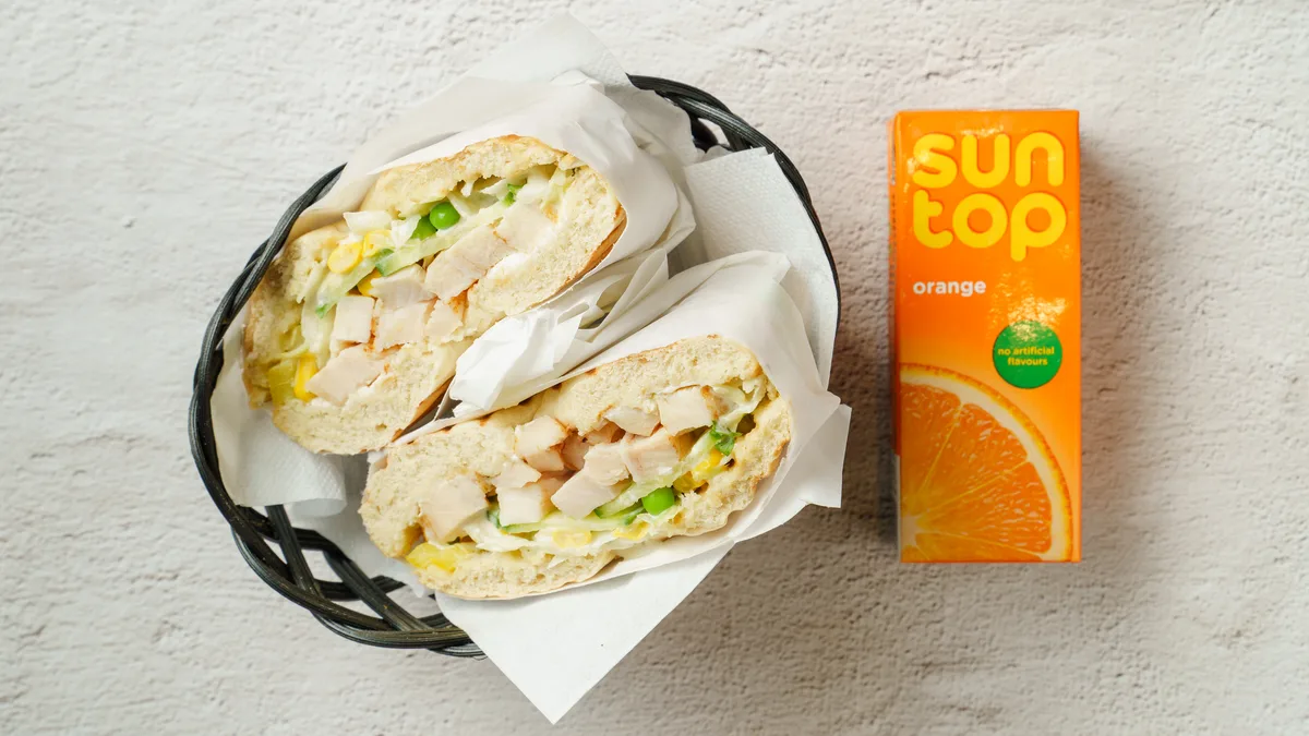 Plain bagel med brikjuice