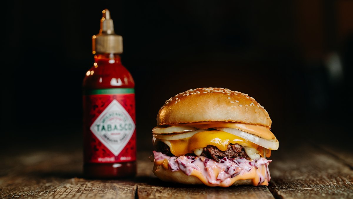 SPICY BURGER TABASCO SRIRACHA SZÓSSZAL