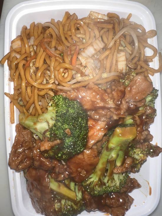 C23. Beef with Broccoli Combo---C#芥兰牛(晚餐