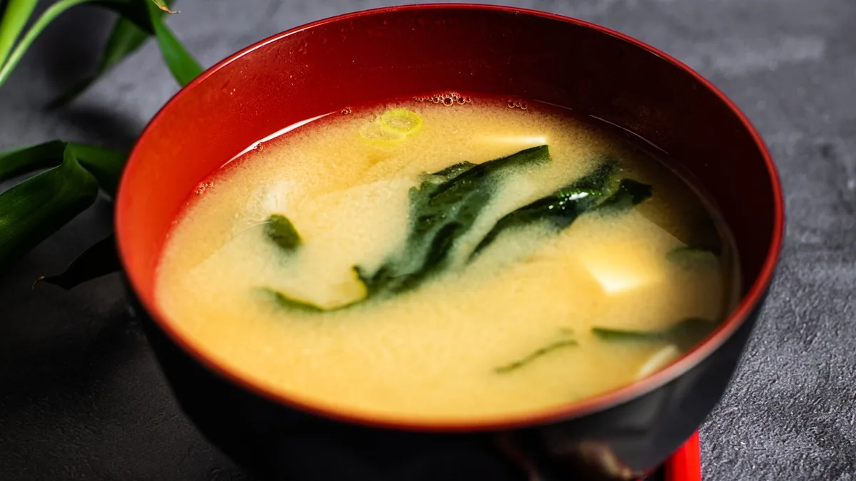 Miso leves fekete kagylóval
