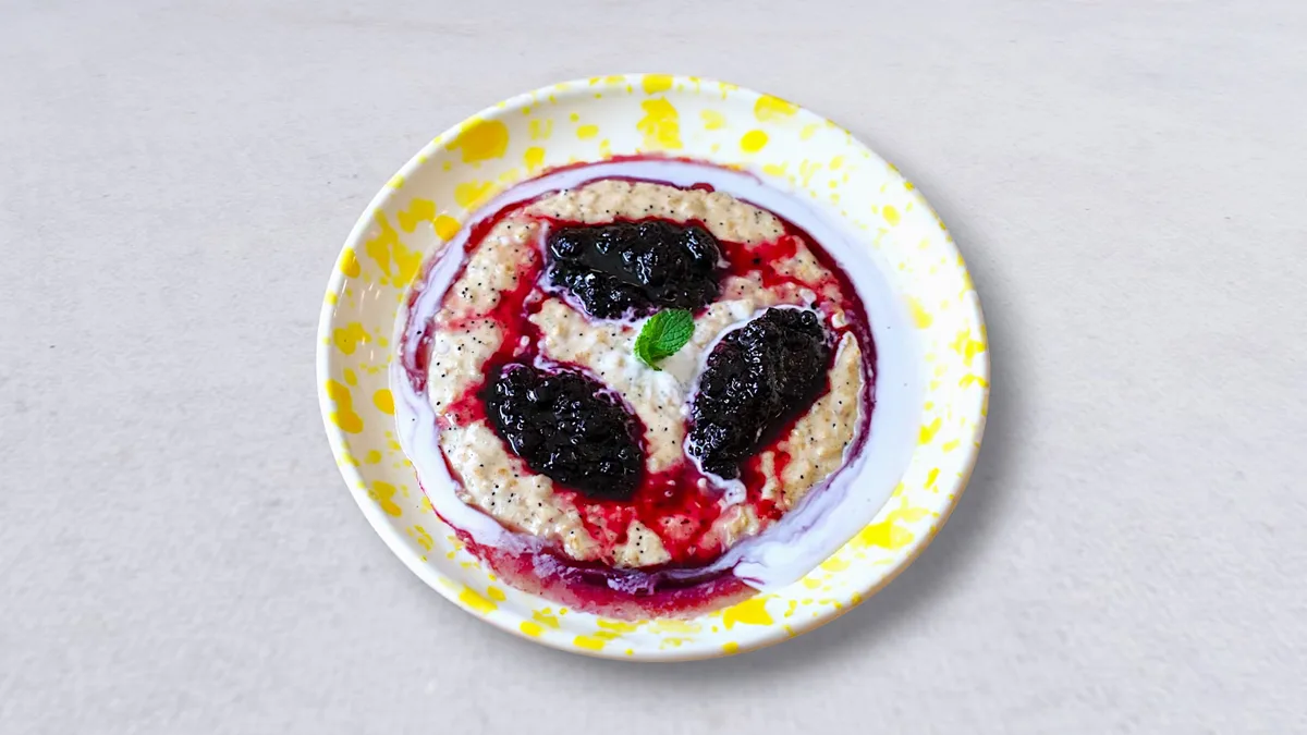 Lemon poppyseed porridge