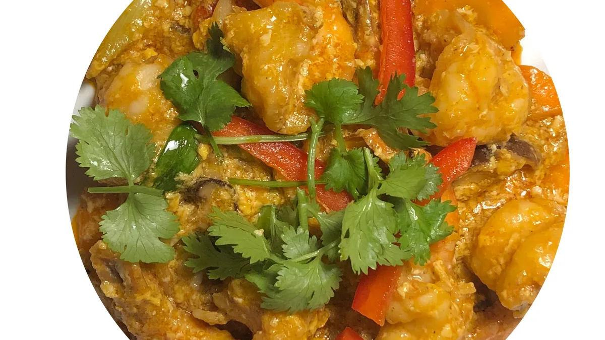 Sült rák curryvel és tojással