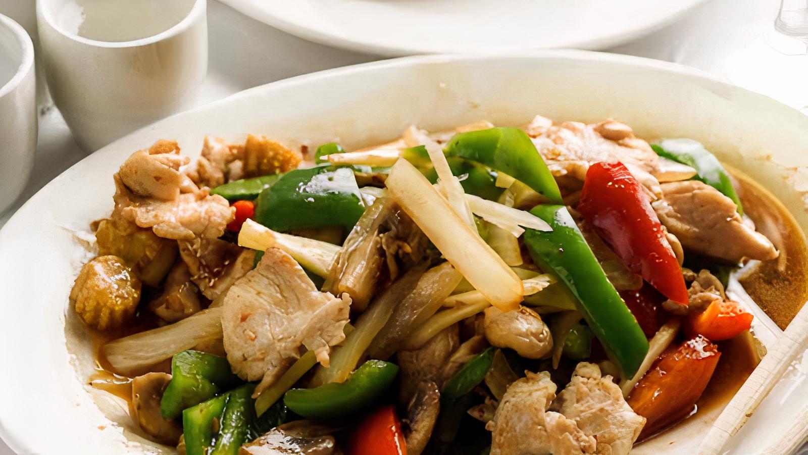 32. Pad Khing