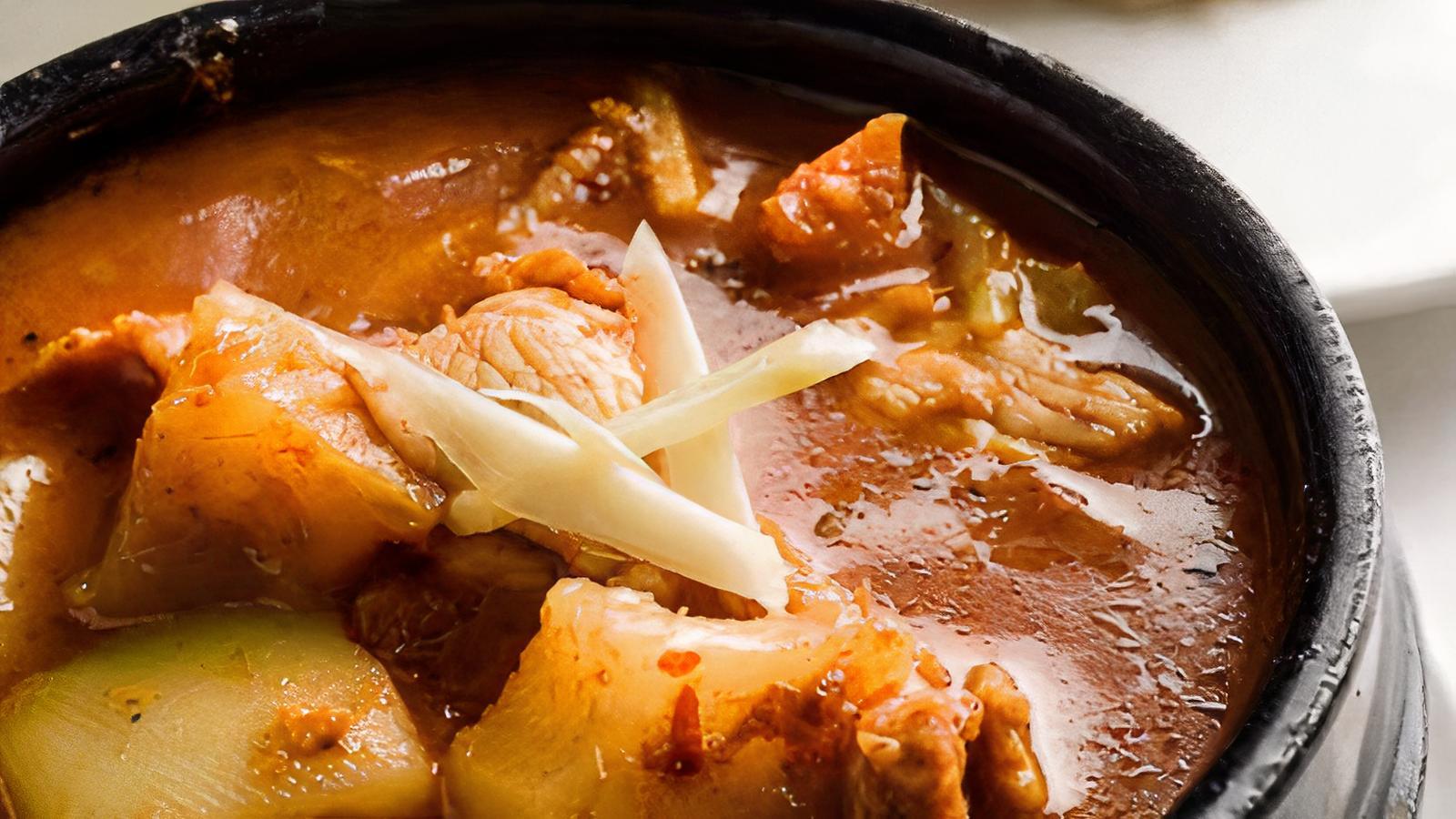 39. Gang Gahree: Yellow Curry