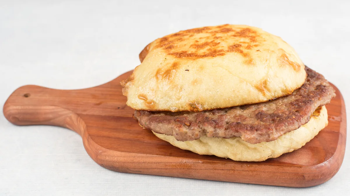 Pljeskavica u somunu 150 g