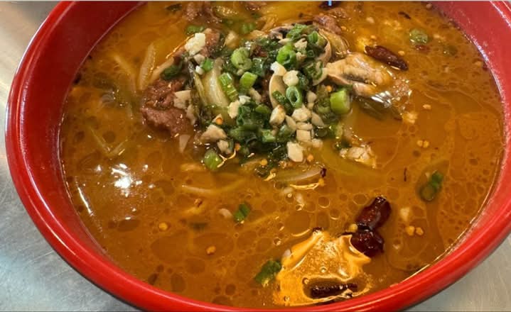 Pickled Veg w.Beef Noodles-酸菜牛肉面