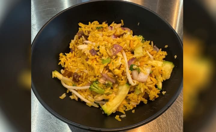 Veggie Fried Rice-秘制蔬菜酱炒饭 (Fried Rice/Lo Mein-炒饭和炒面)