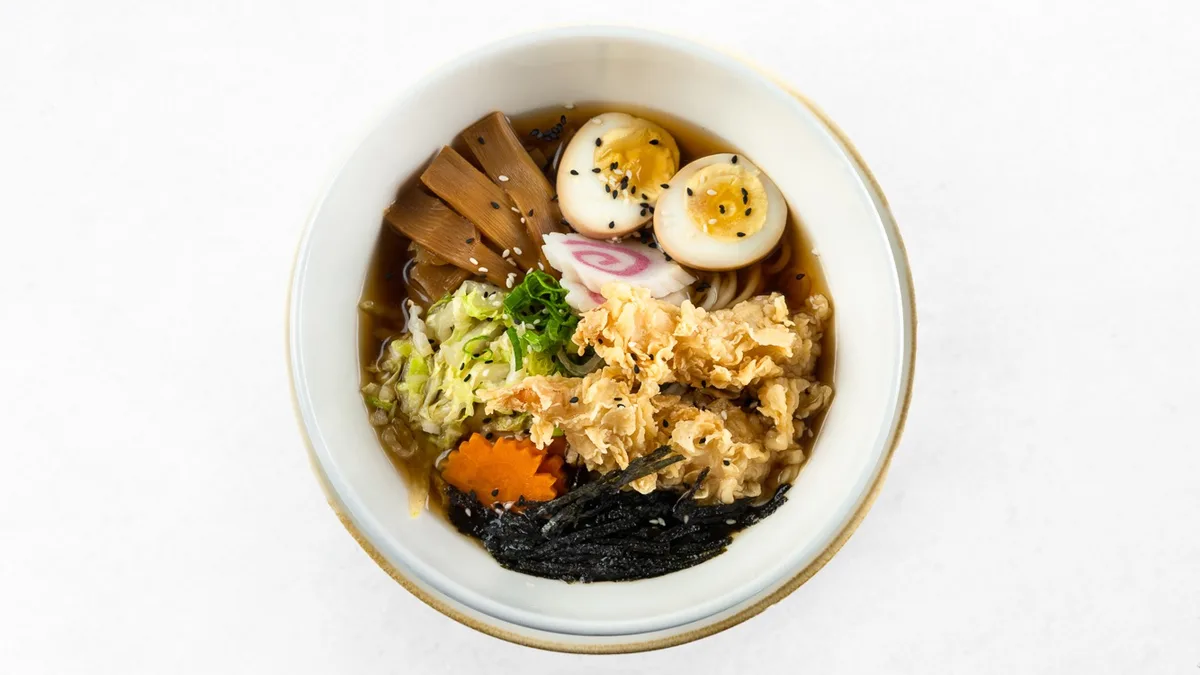 Ramen juha s kozicami v tempuri