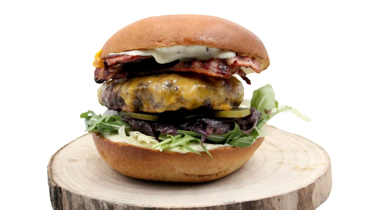 ZESTAW BUTCHER BURGER + PIECZONE ZIEMNIAKI
