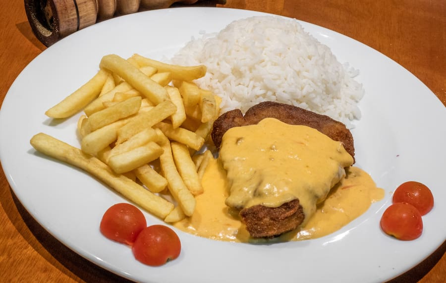 Filé a Milanesa ao Molho de Nata