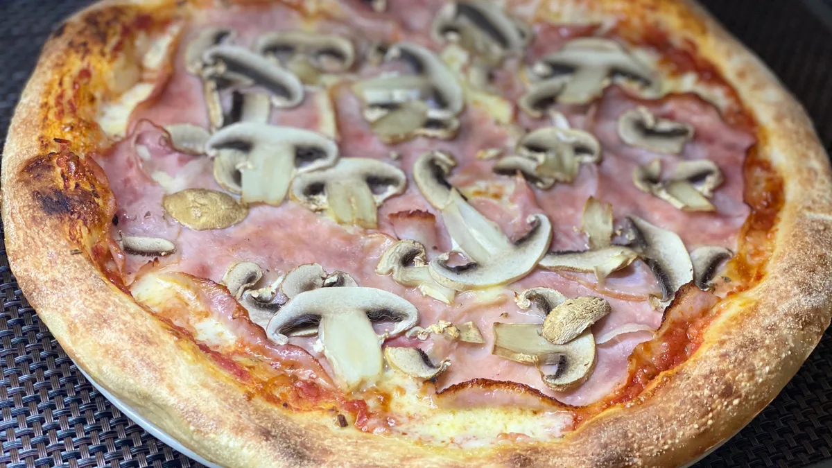 Prosciutto e funghi pizza (33cm)
