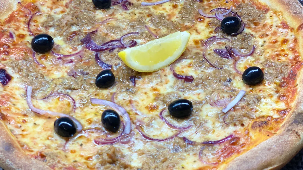 Tonno e cipolle pizza (33cm)